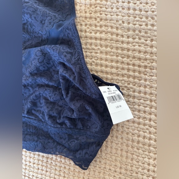 NWT Aerie Lace Bralette in Navy Blue - Picture 3 of 3